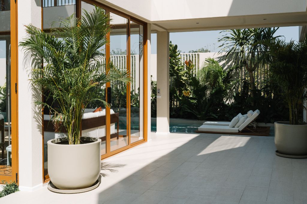 Sunroom covered patio on upper storey